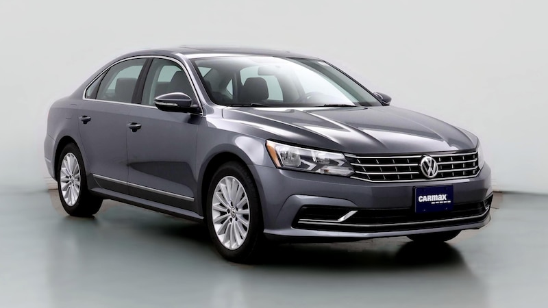 2017 Volkswagen Passat SE Hero Image