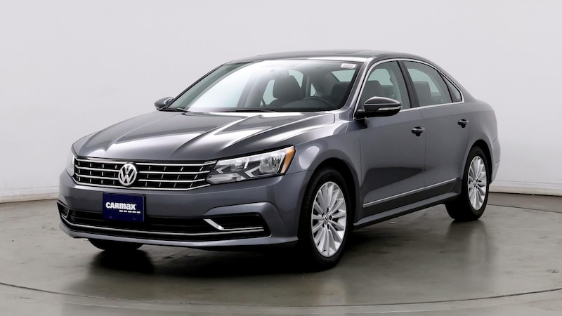 2017 Volkswagen Passat SE 4