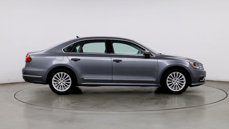 2017 Volkswagen Passat SE 7