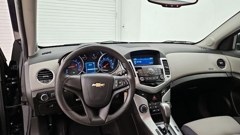 2015 Chevrolet Cruze LS 9