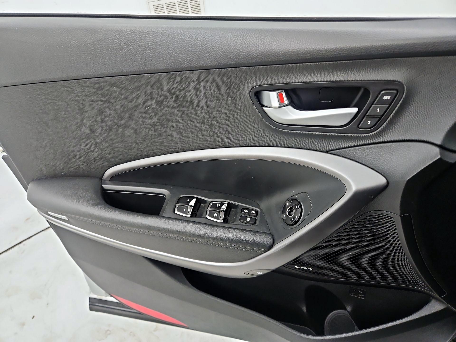 Thumbnail: 2017 Hyundai Santa Fe - 12