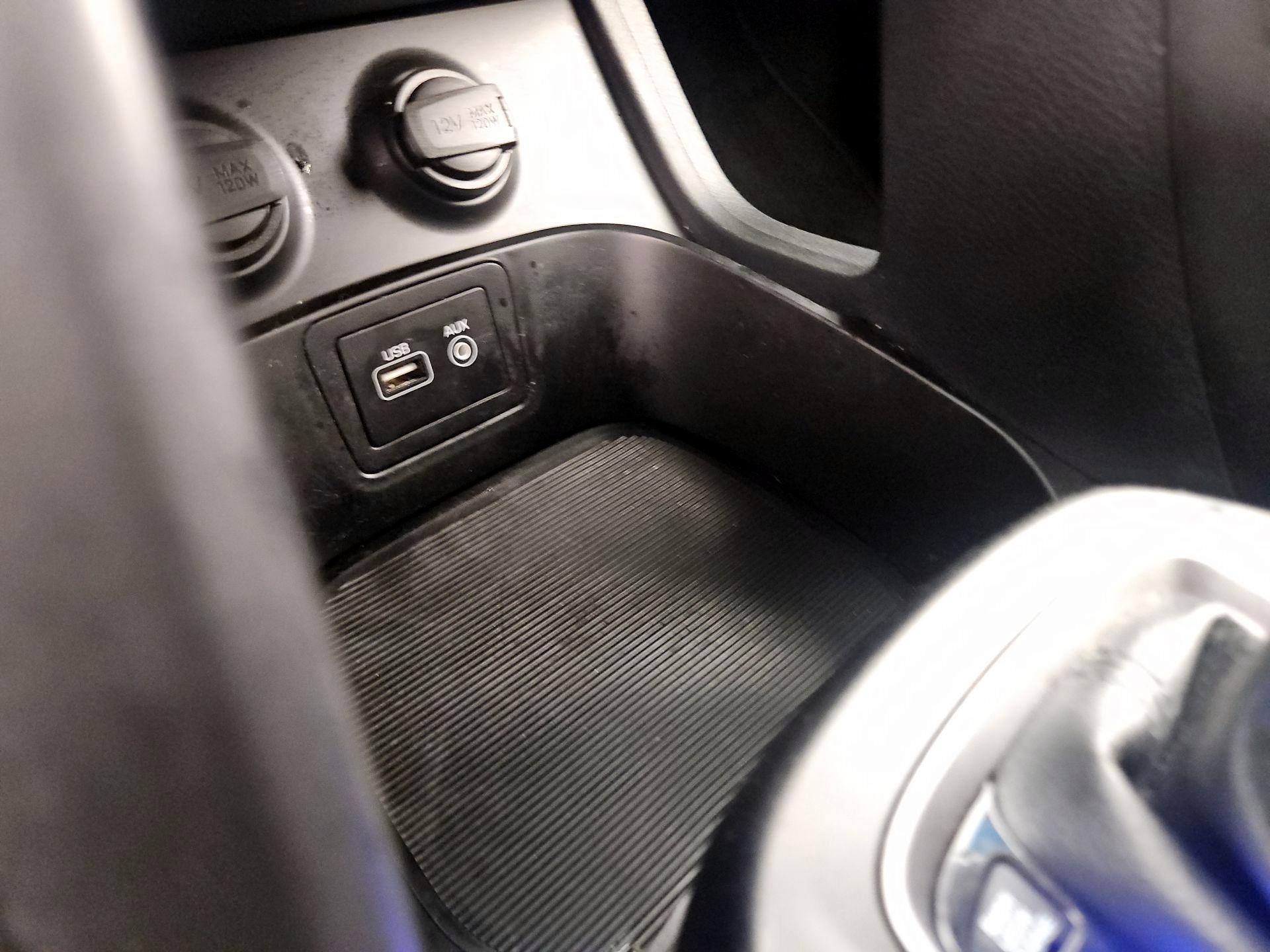 Thumbnail: 2017 Hyundai Santa Fe - 18