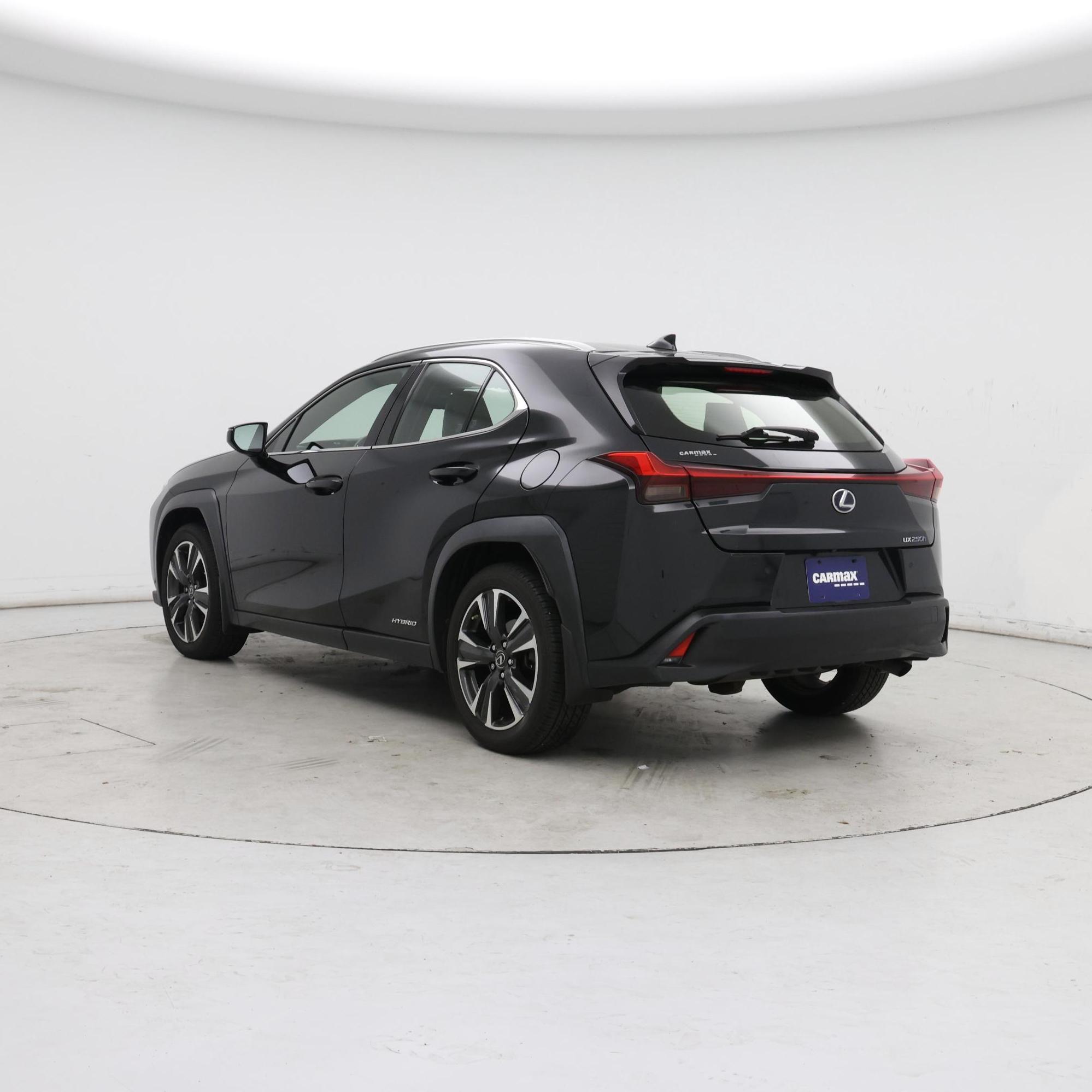 Thumbnail: 2019 Lexus UX - 2