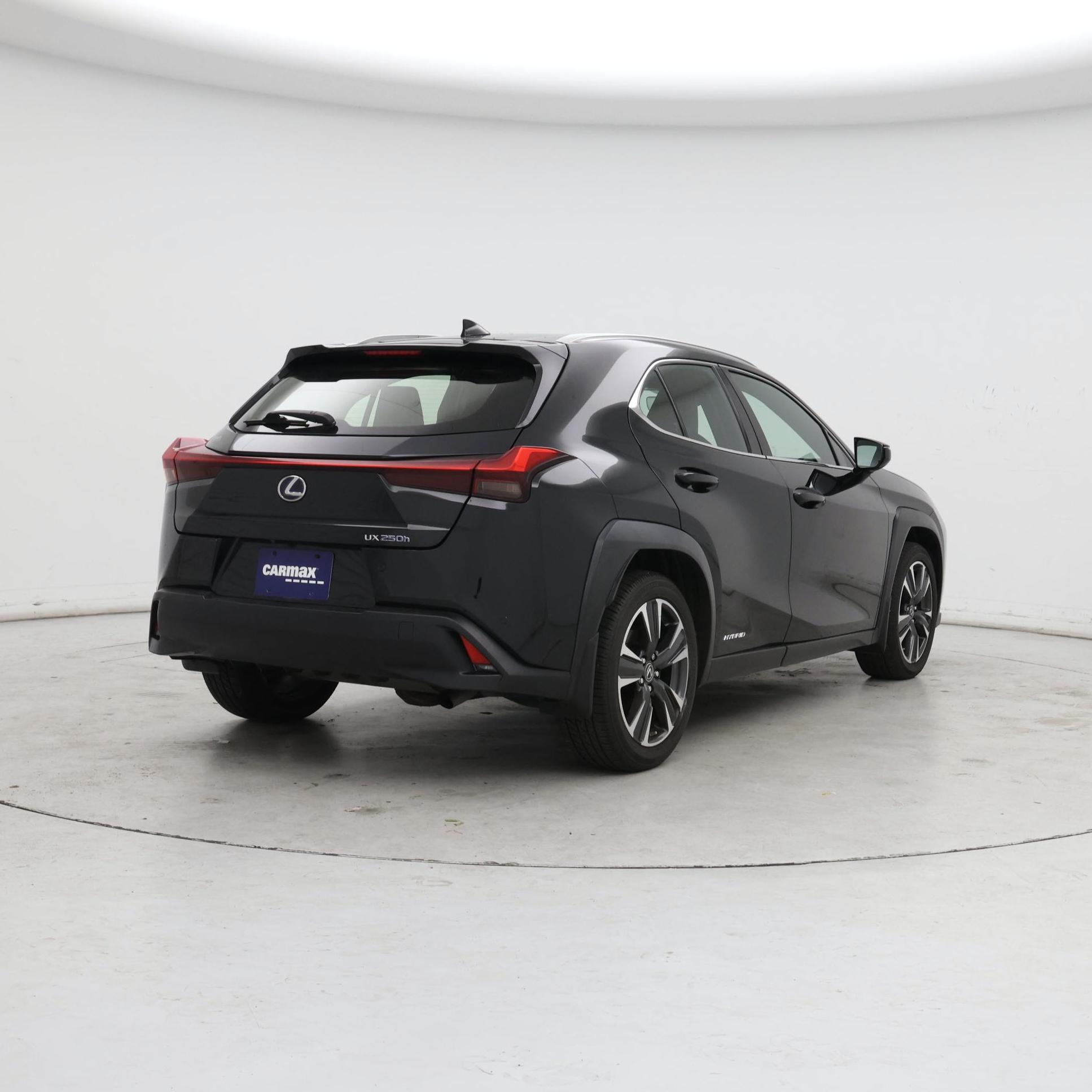 Thumbnail: 2019 Lexus UX - 8