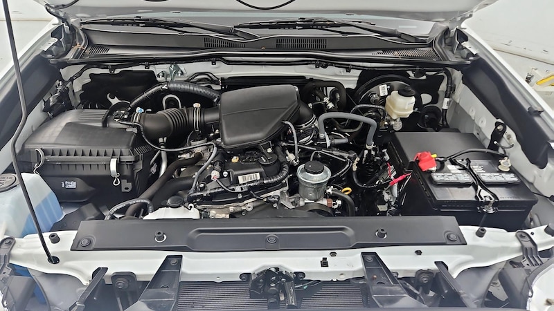 2023 Toyota Tacoma SR 18