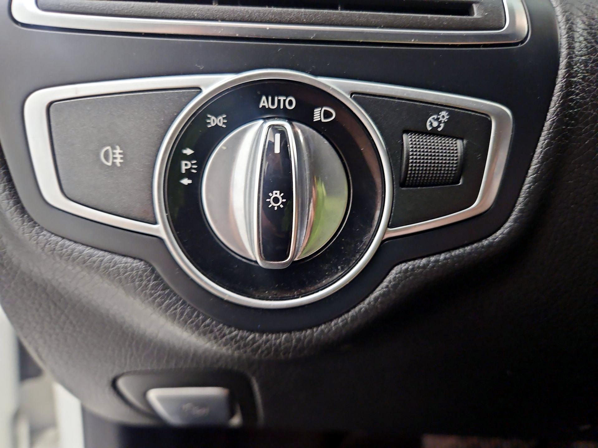 Thumbnail: 2016 Mercedes-Benz C-Class - 13