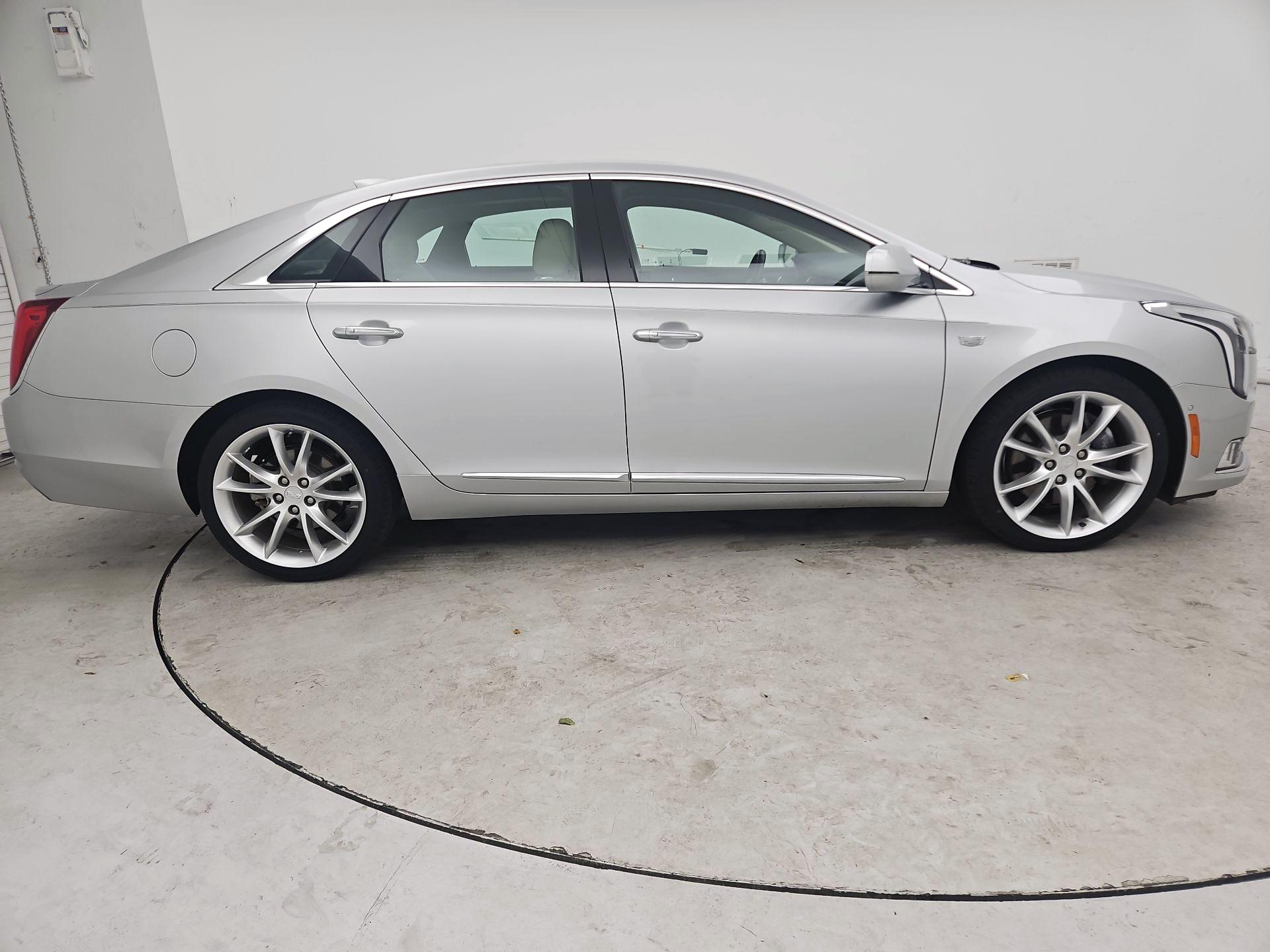 Thumbnail: 2018 Cadillac XTS - 4