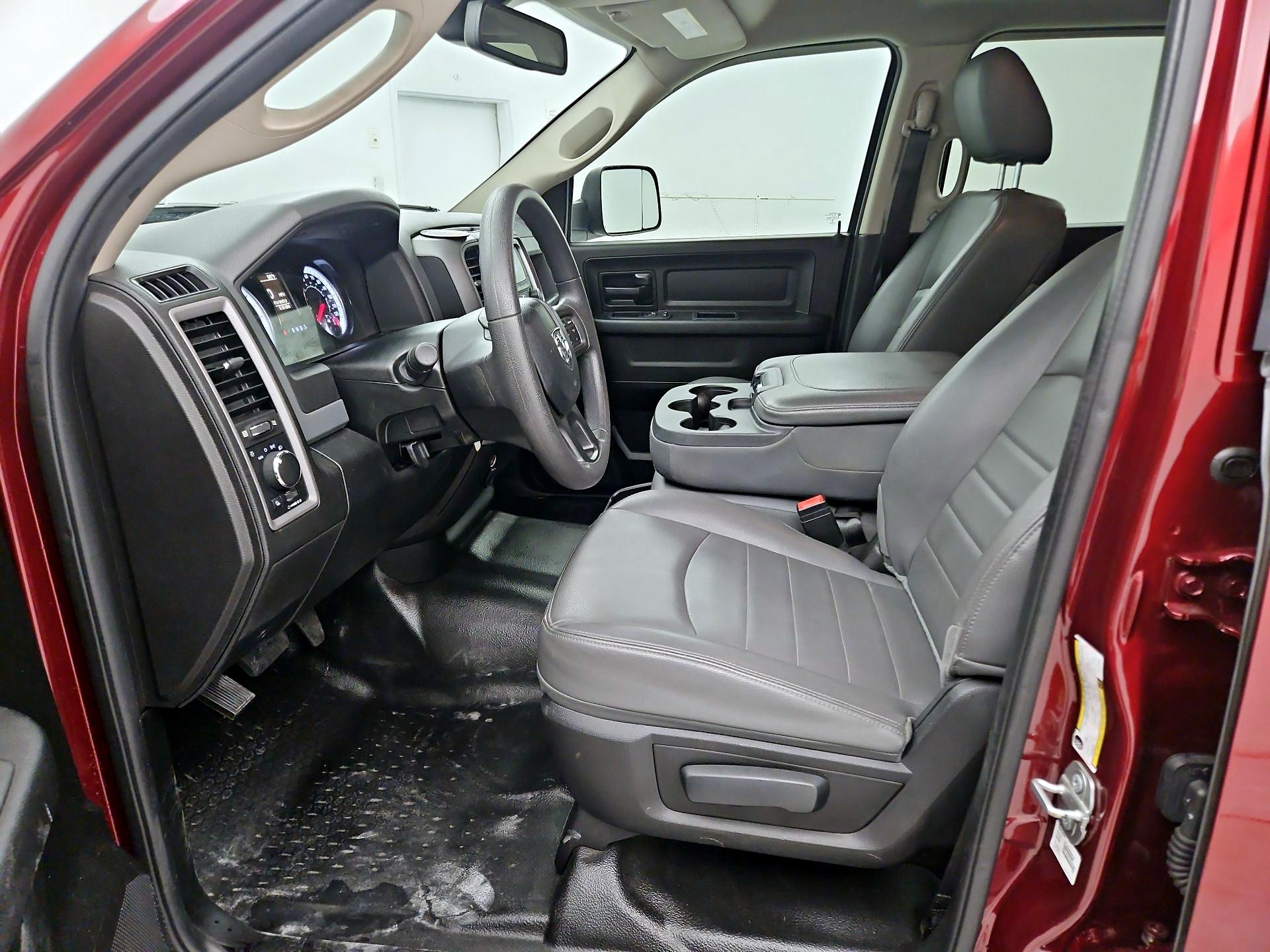 Thumbnail: 2020 RAM 1500 Classic - 11