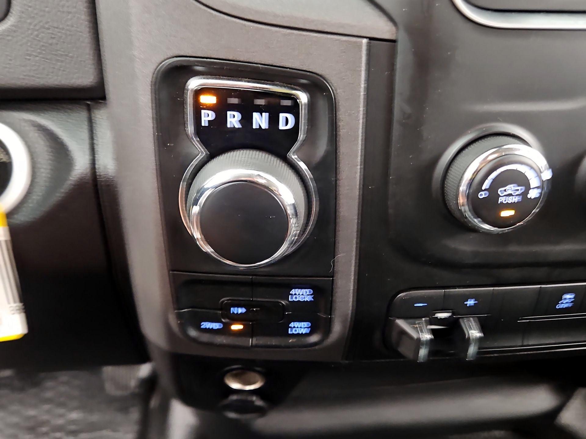 Thumbnail: 2020 RAM 1500 Classic - 17