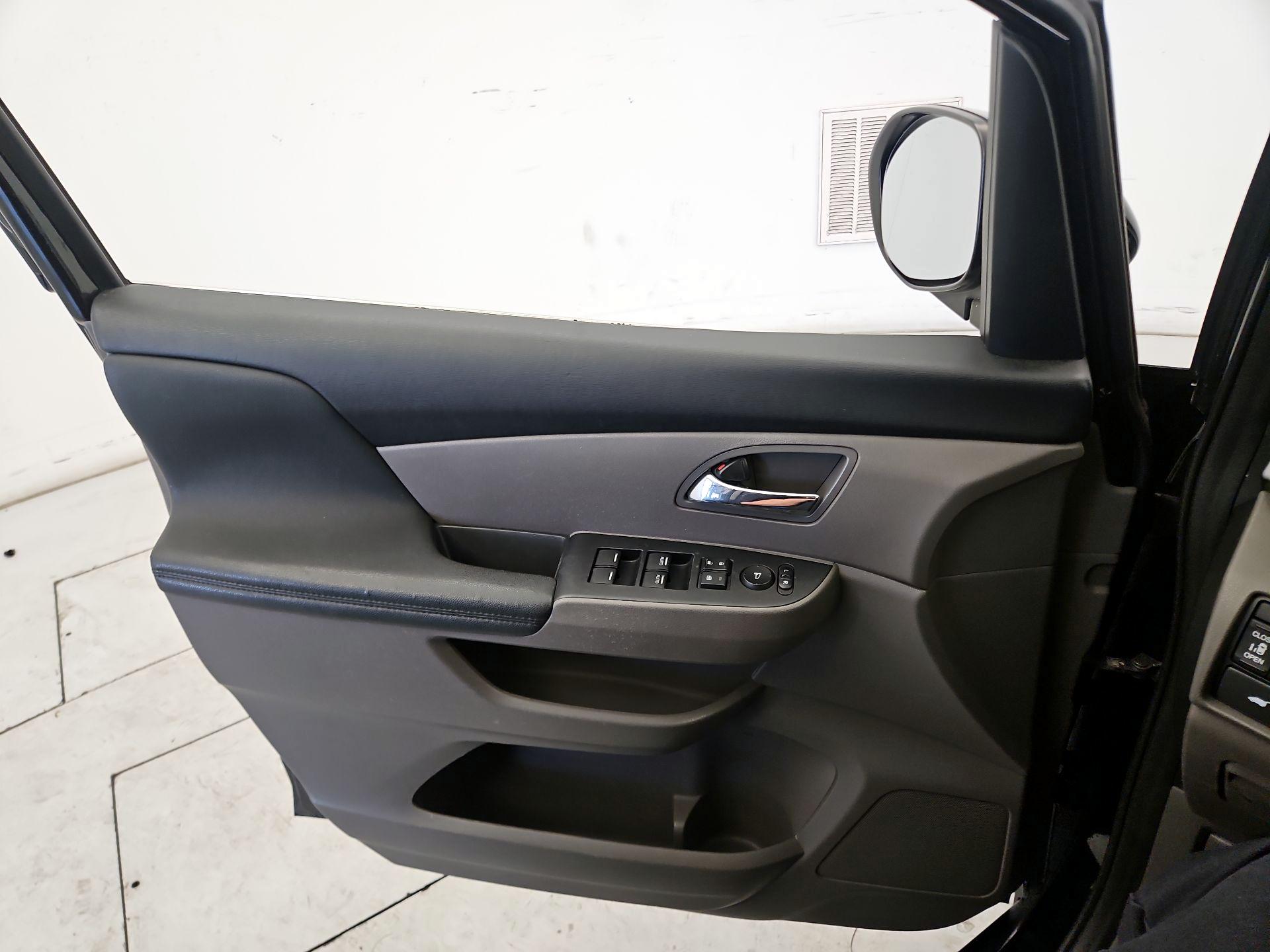 Thumbnail: 2014 Honda Odyssey - 12