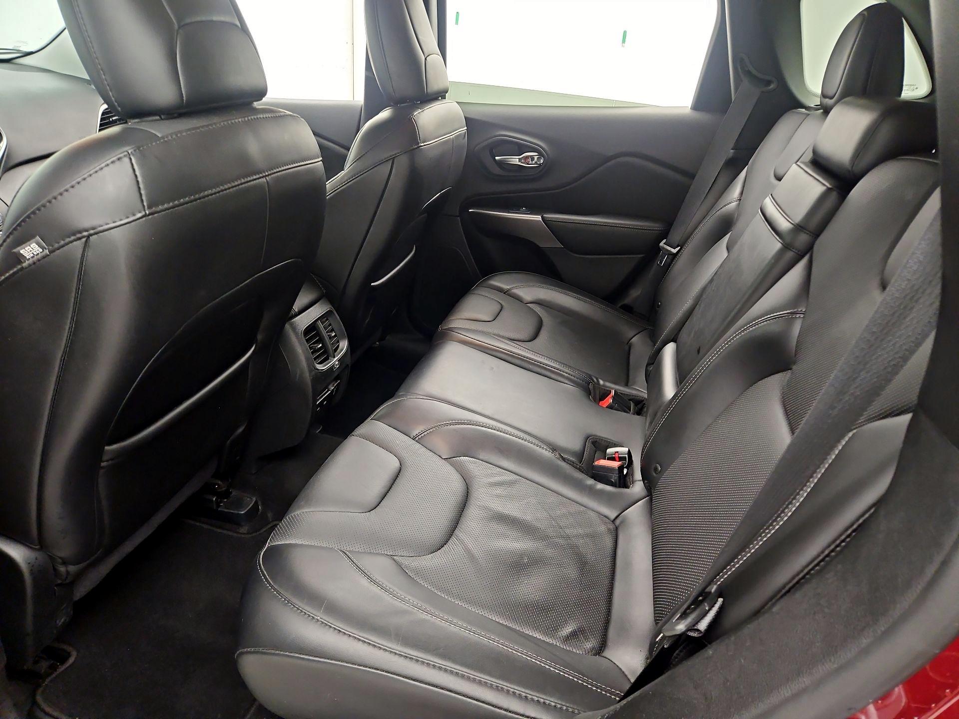 Thumbnail: 2019 Jeep Cherokee - 19