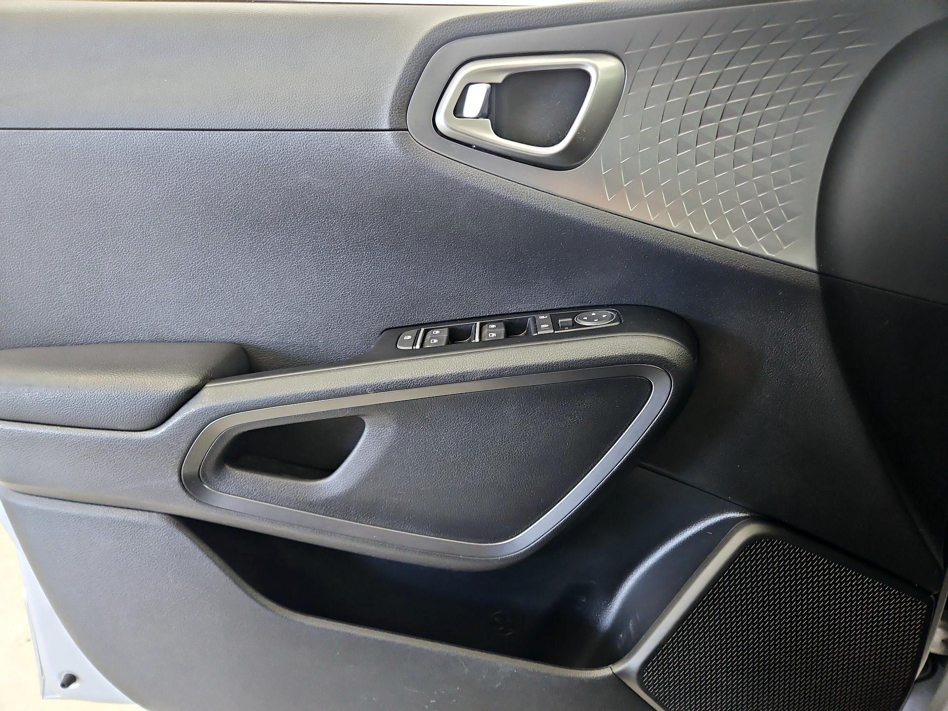 Thumbnail: 2020 Kia Soul - 12