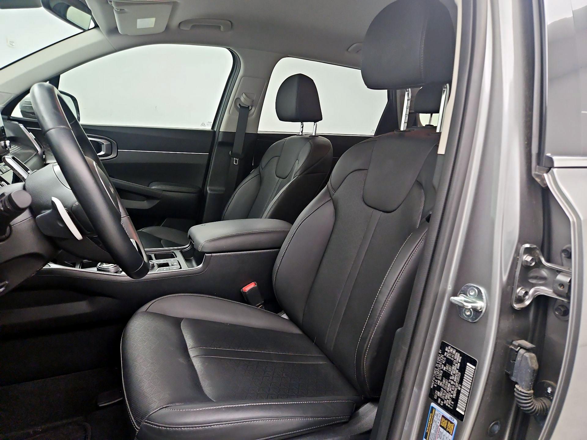 Thumbnail: 2023 Kia Sorento - 9