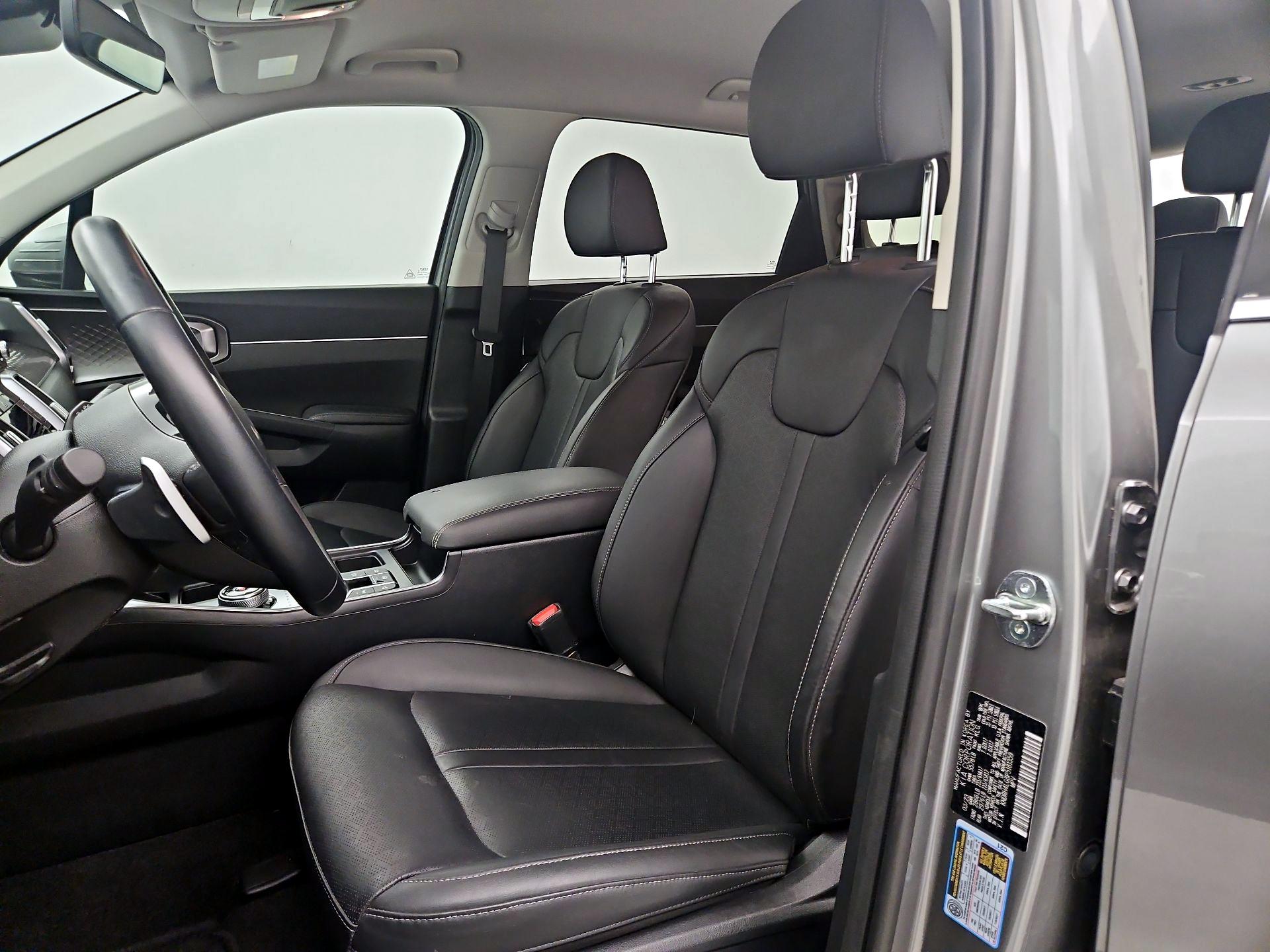 Thumbnail: 2023 Kia Sorento - 11