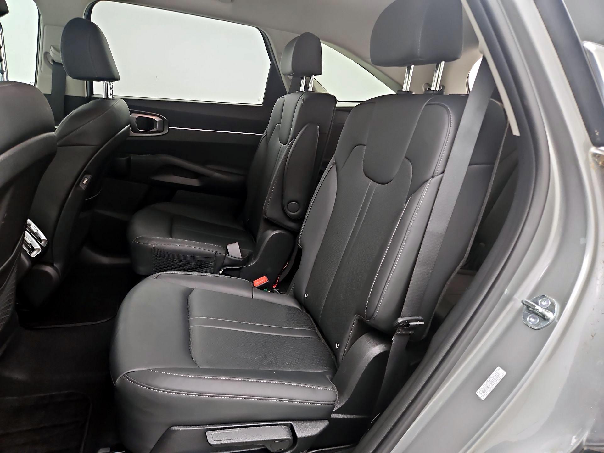 Thumbnail: 2023 Kia Sorento - 20