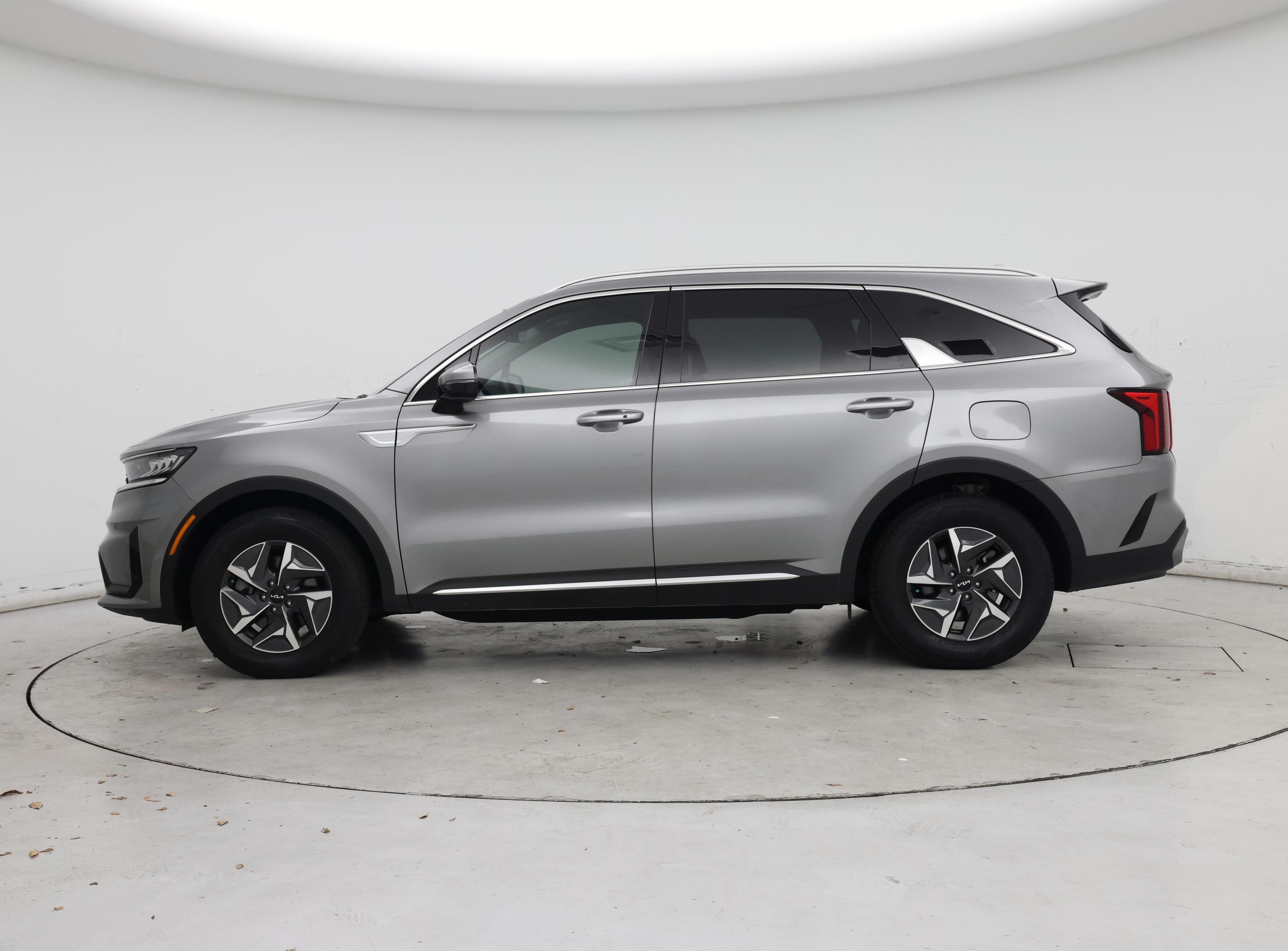 Thumbnail: 2023 Kia Sorento - 3