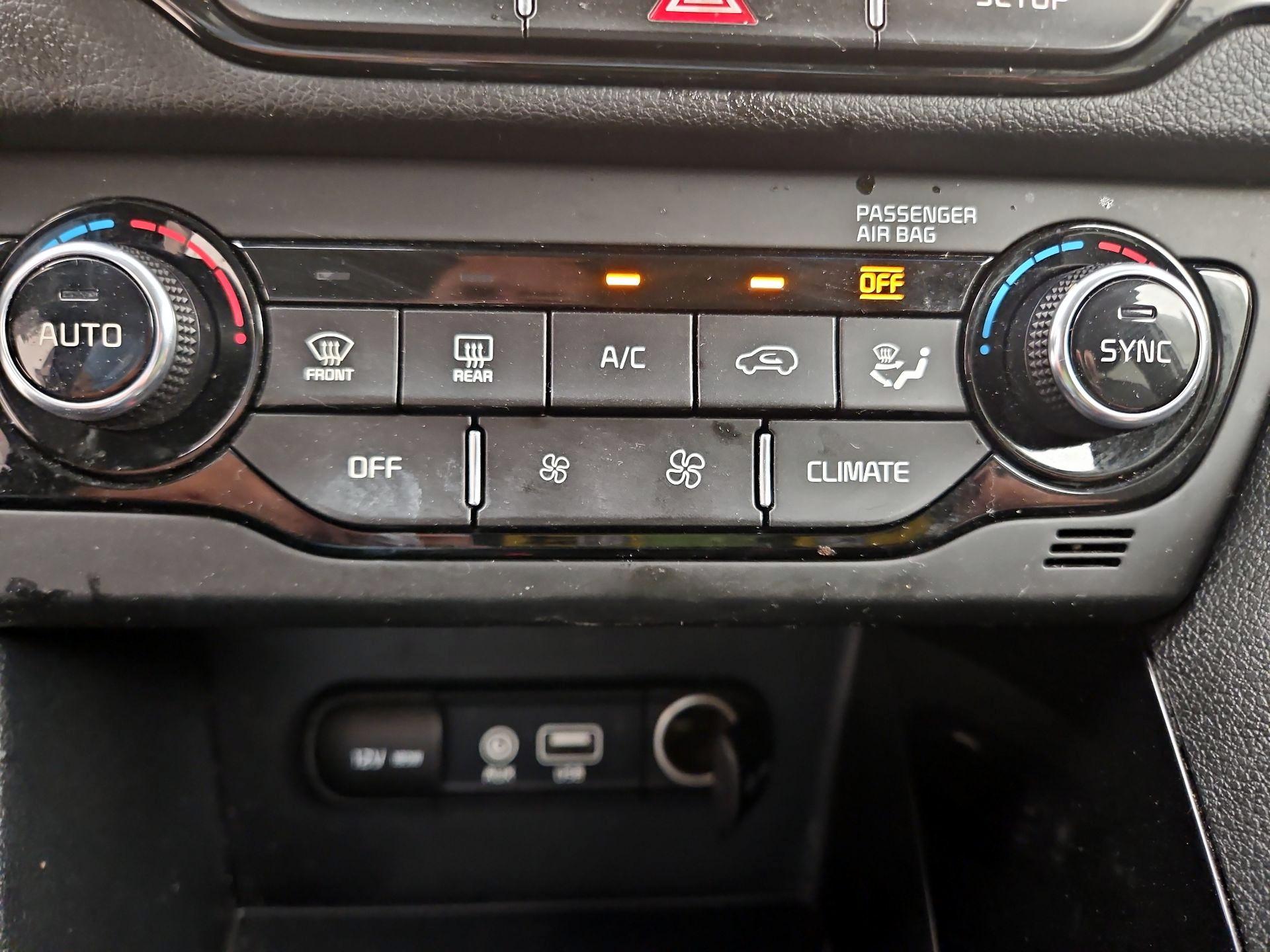 Thumbnail: 2019 Kia Niro - 16