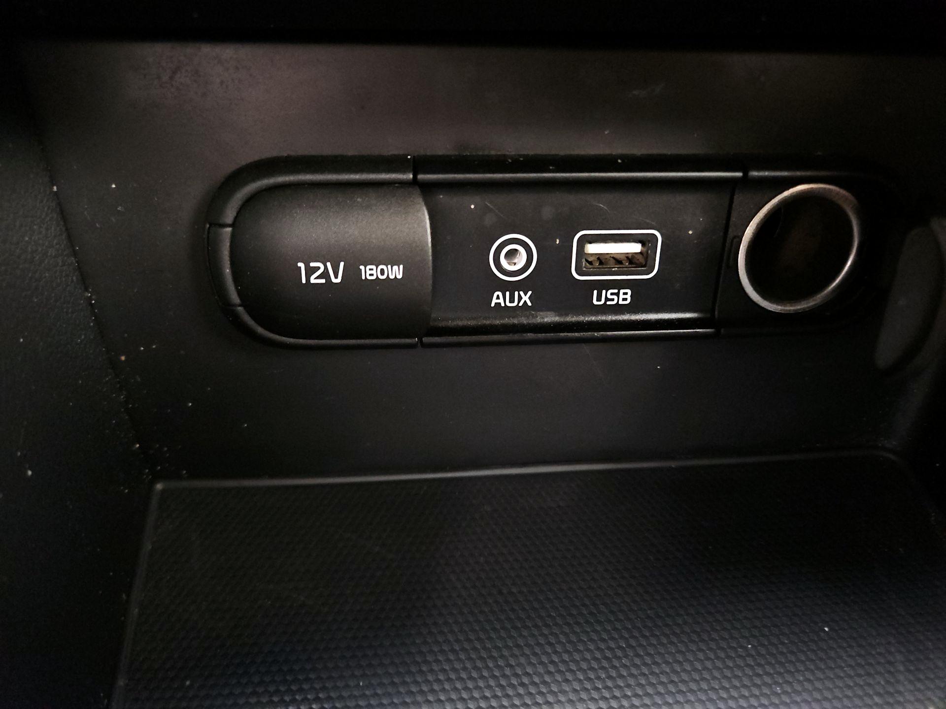 Thumbnail: 2019 Kia Niro - 18