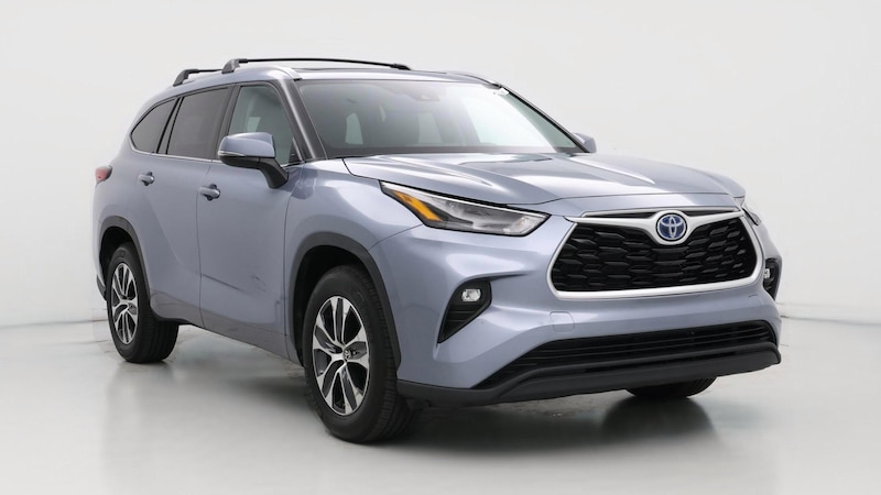 2022 Toyota Highlander XLE Hero Image