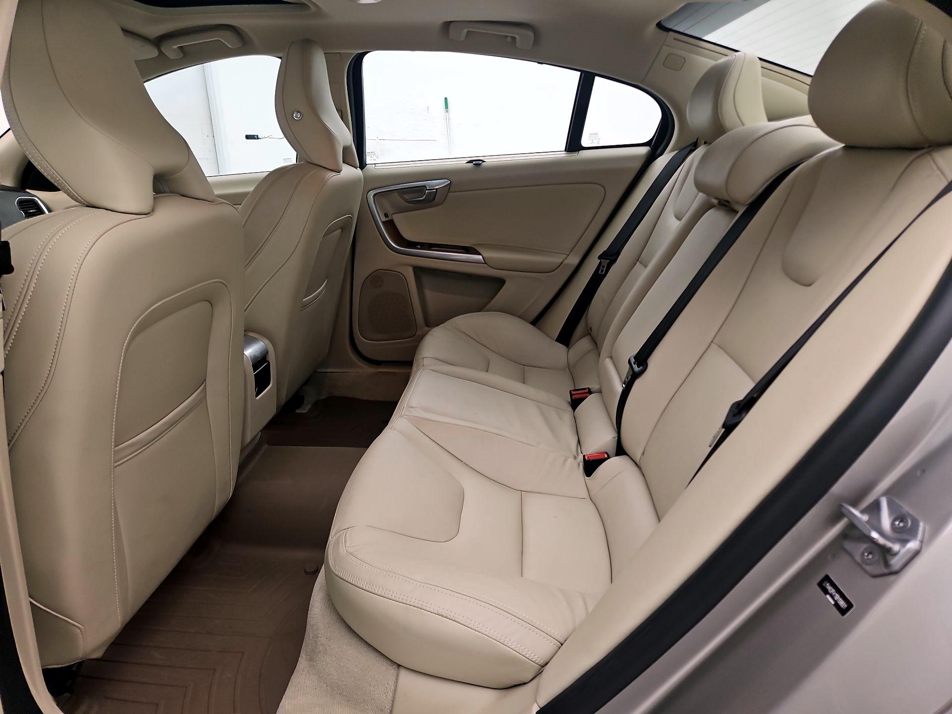 Thumbnail: 2016 Volvo S60 - 19