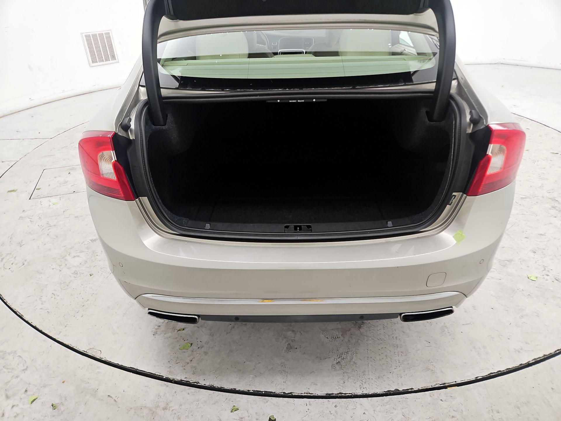 Thumbnail: 2016 Volvo S60 - 20