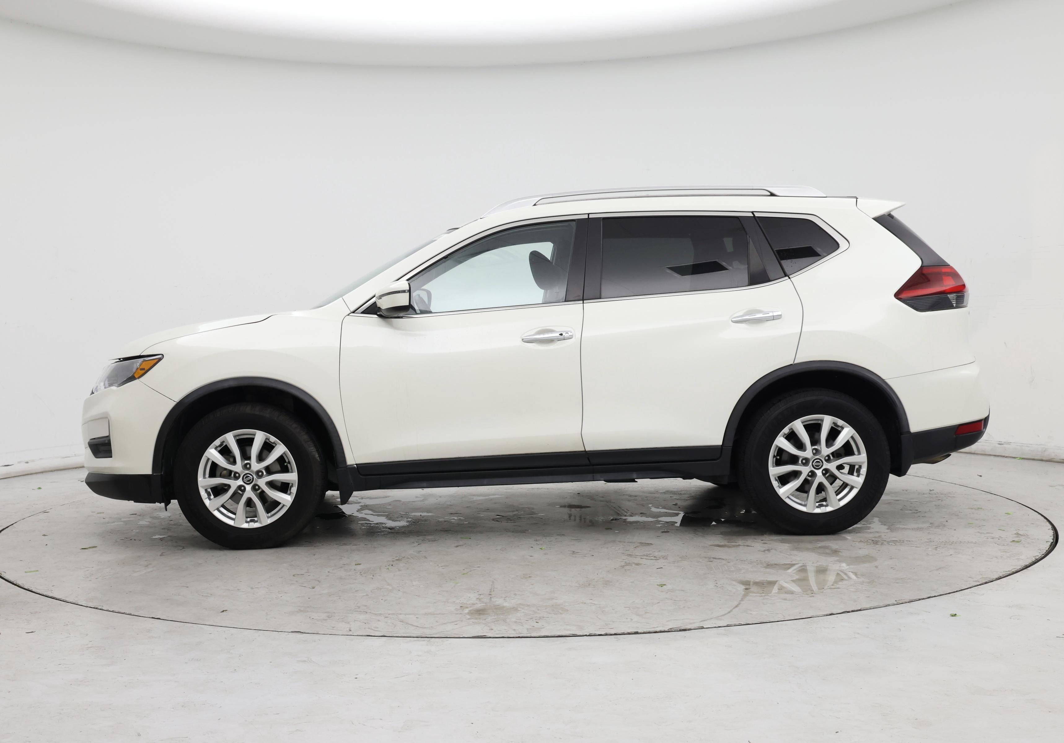 Thumbnail: 2020 Nissan Rogue - 3