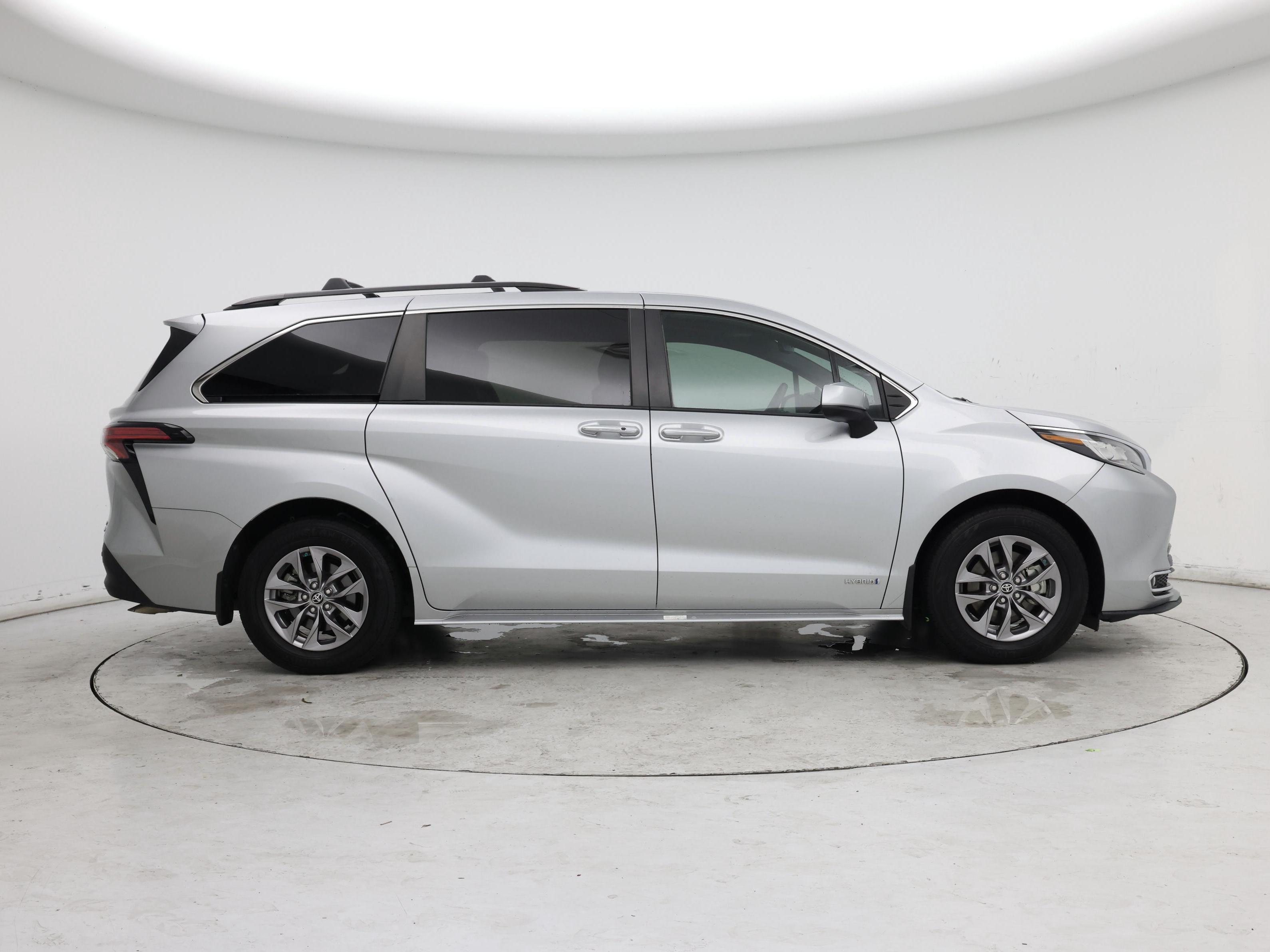 Thumbnail: 2021 Toyota Sienna - 7