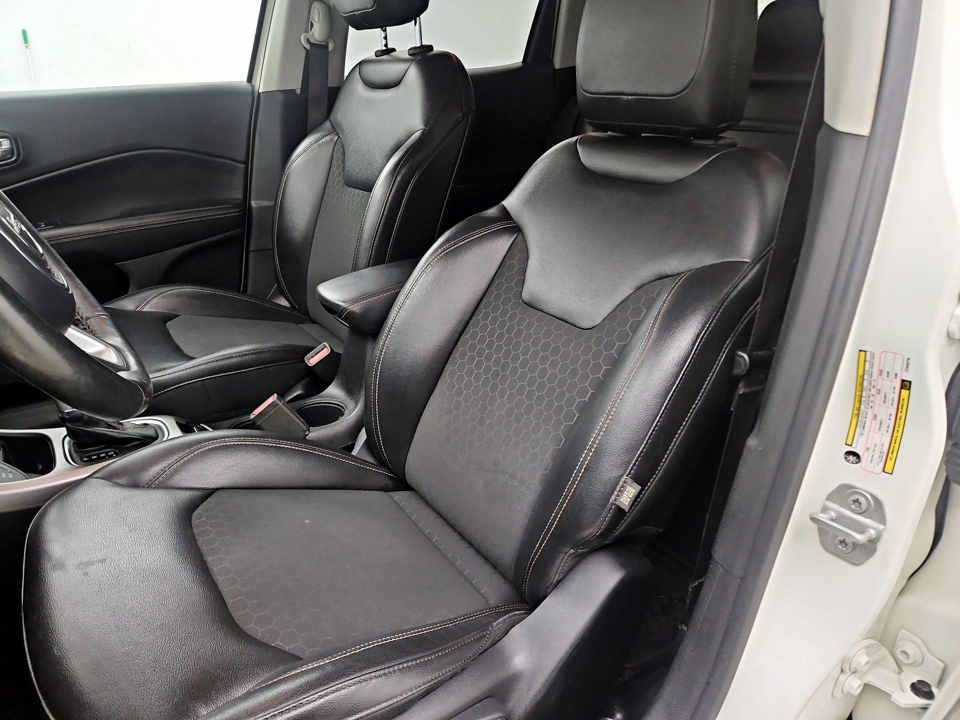 Thumbnail: 2018 Jeep Compass - 11