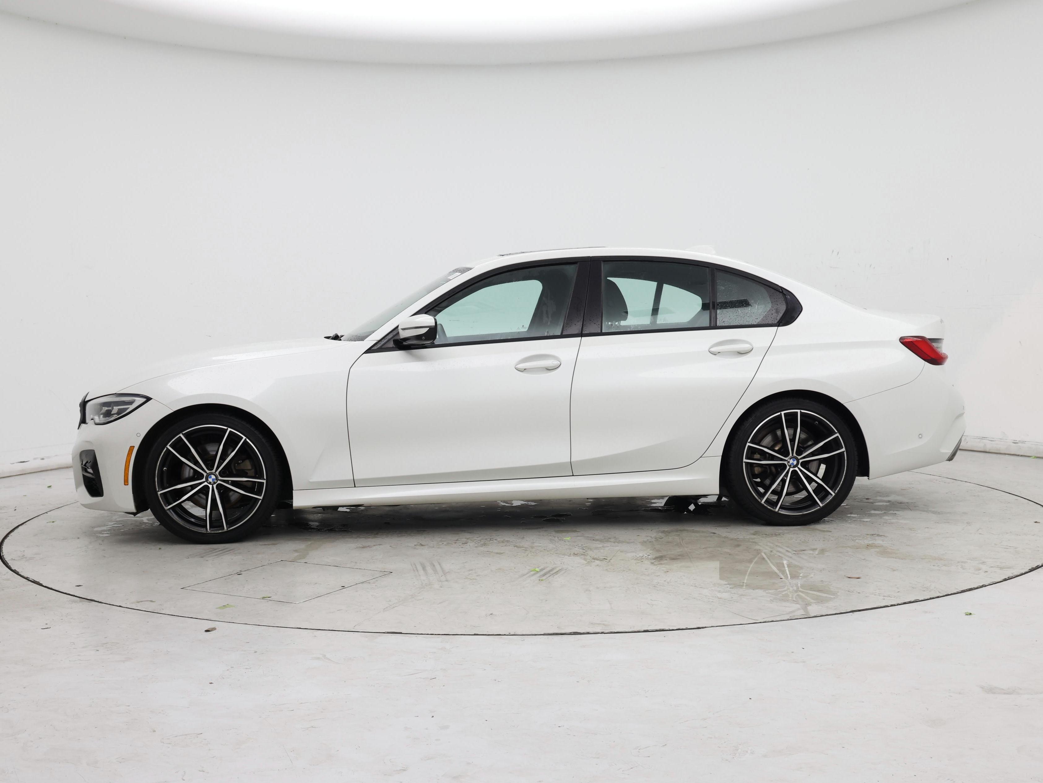 Thumbnail: 2021 BMW 3 Series - 3