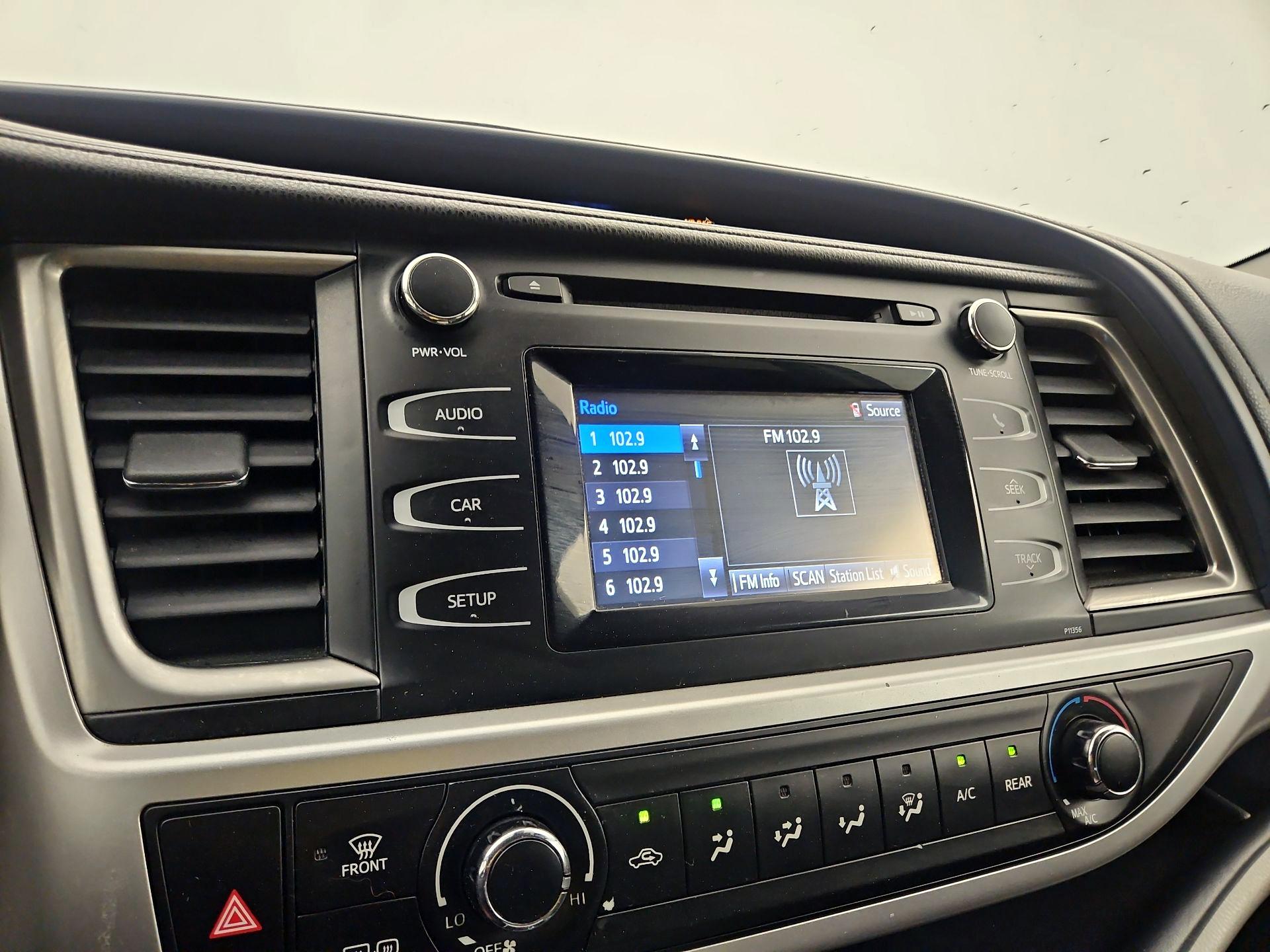 Thumbnail: 2017 Toyota Highlander - 15