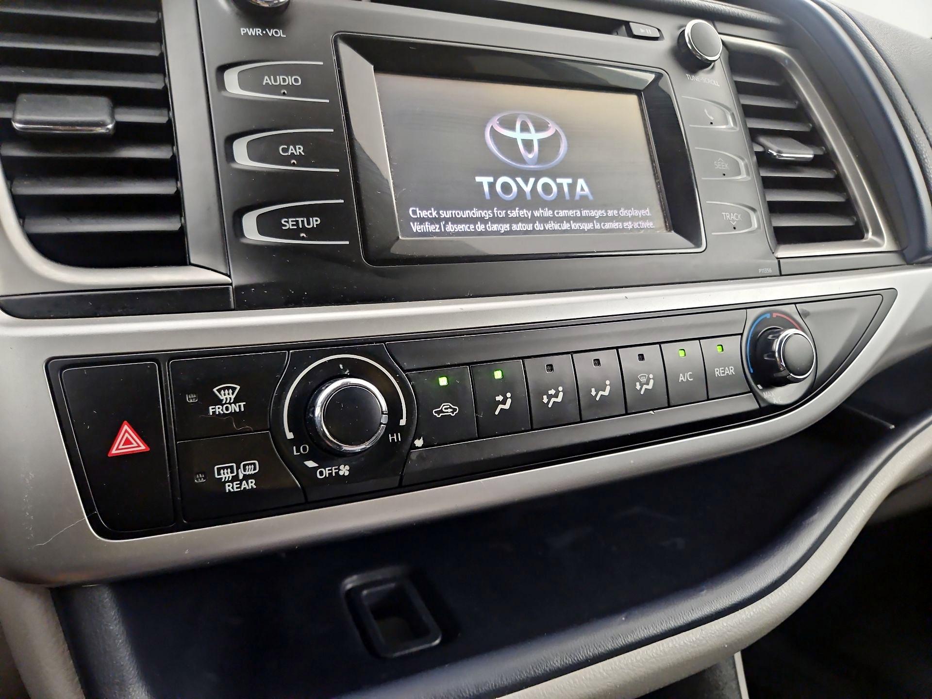 Thumbnail: 2017 Toyota Highlander - 16