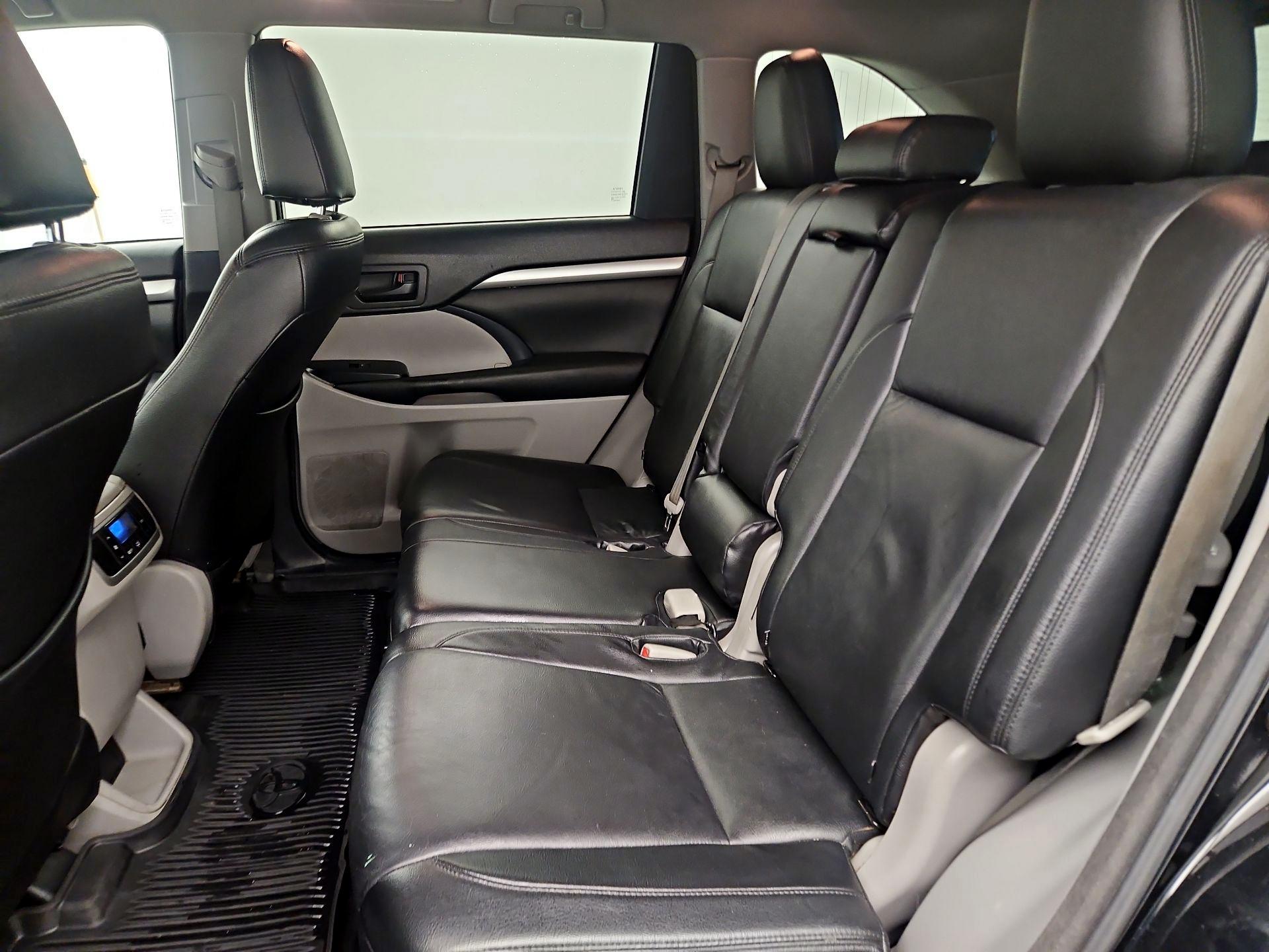 Thumbnail: 2017 Toyota Highlander - 19