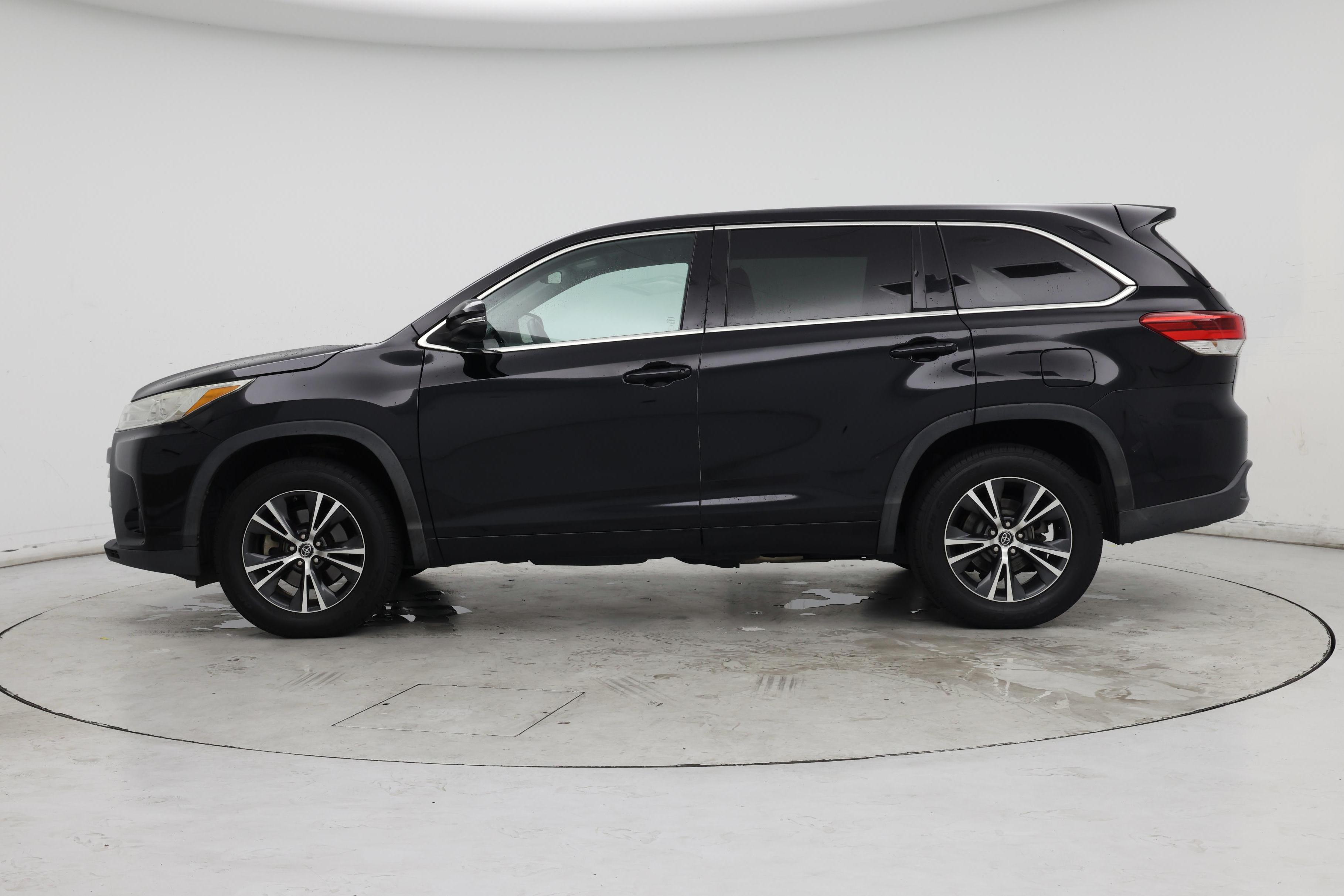 Thumbnail: 2017 Toyota Highlander - 3