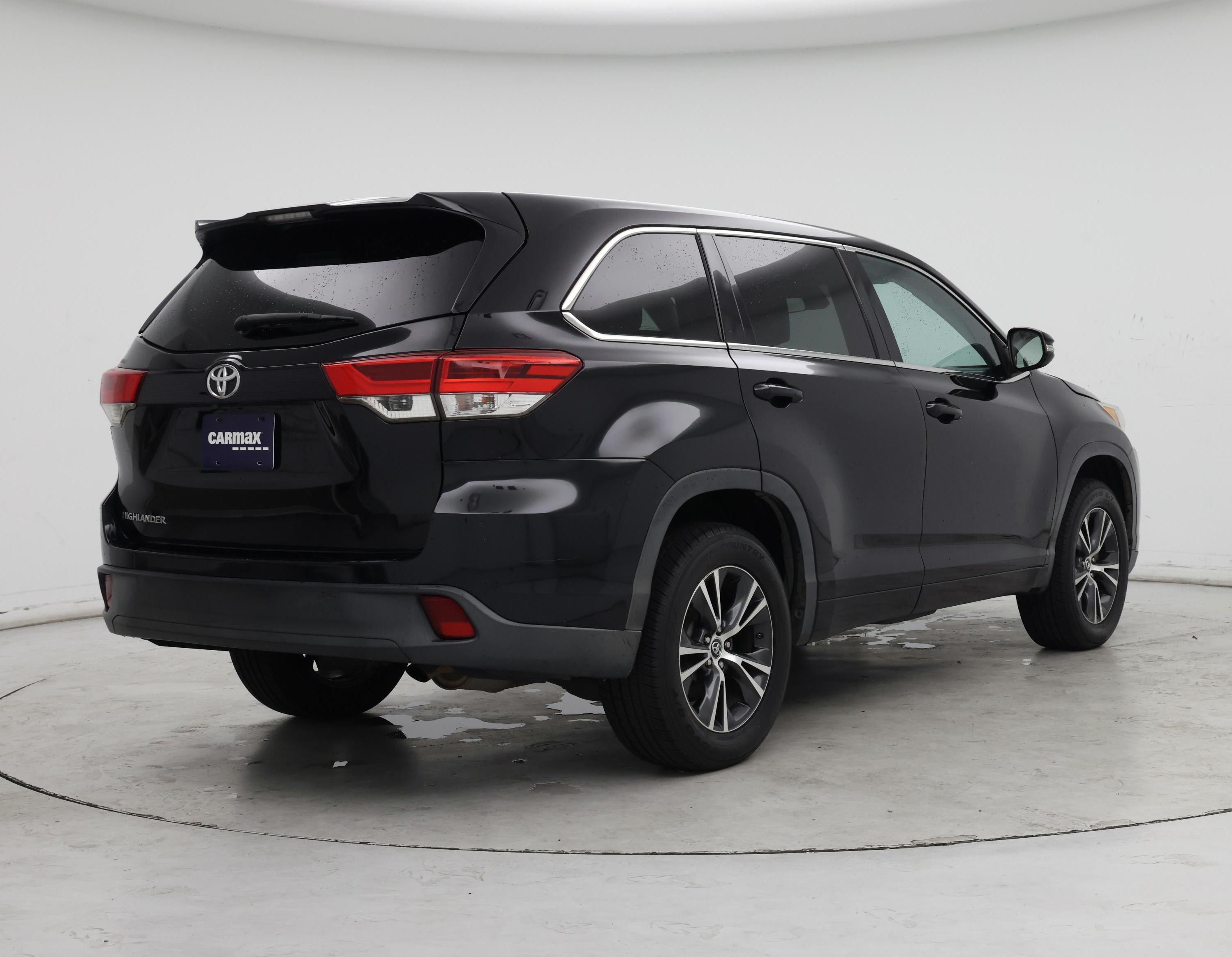 Thumbnail: 2017 Toyota Highlander - 8