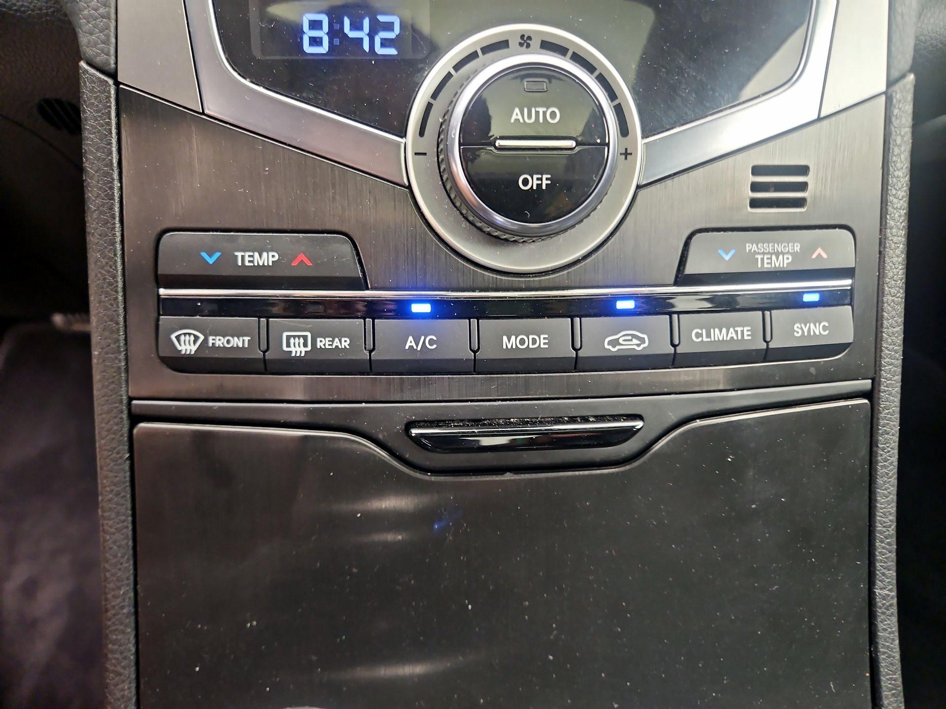 Thumbnail: 2016 Hyundai Azera - 17