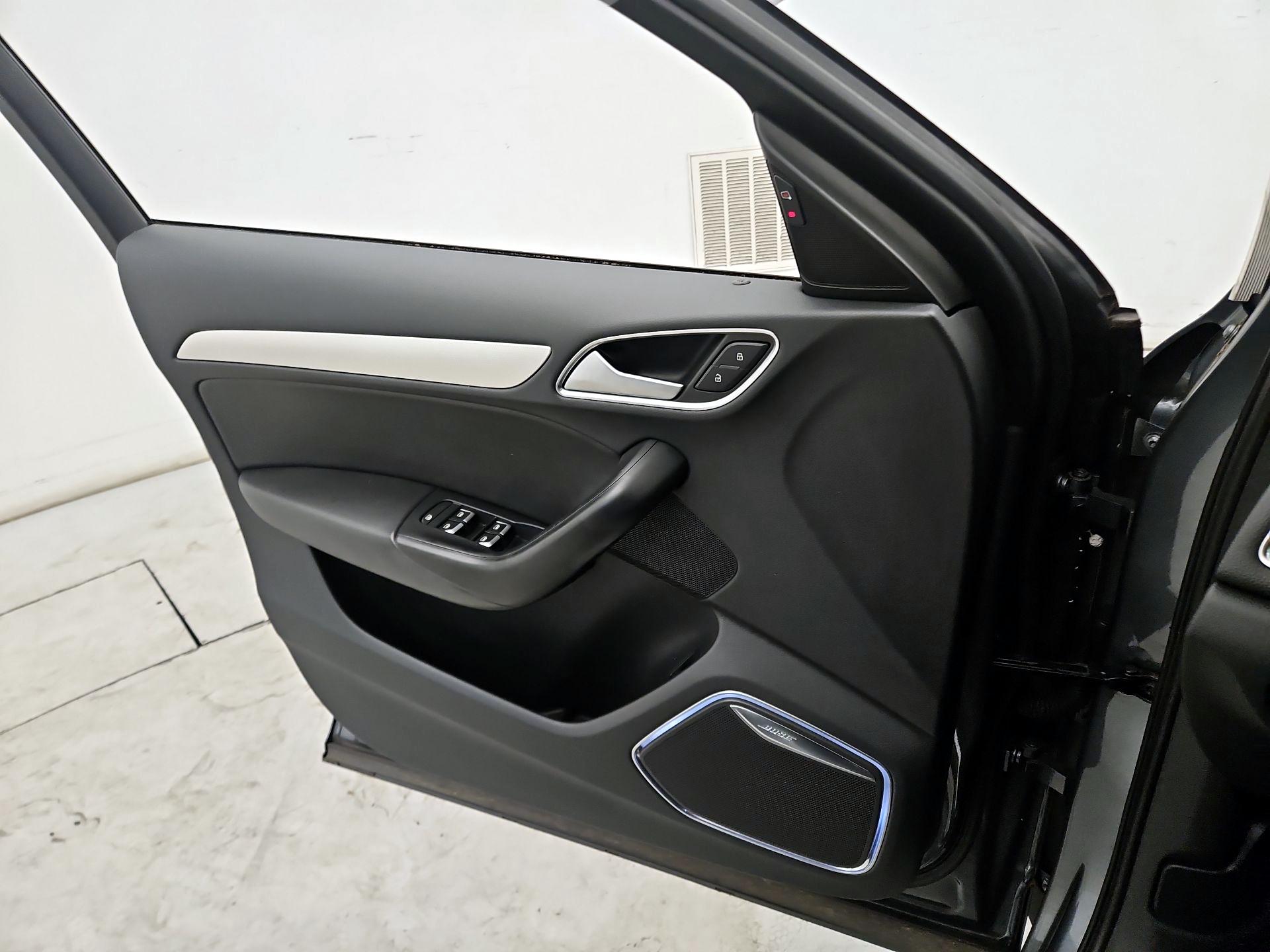 Thumbnail: 2017 Audi Q3 - 12