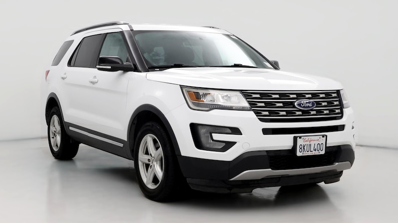 2017 Ford Explorer XLT Hero Image