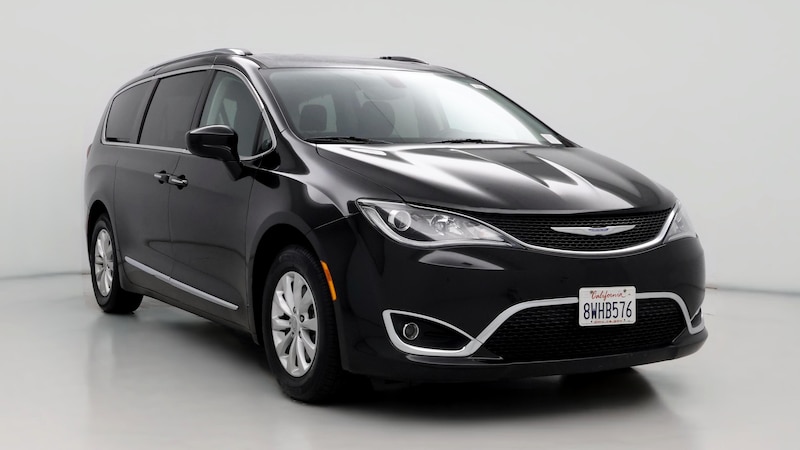 2018 Chrysler Pacifica Touring L Hero Image