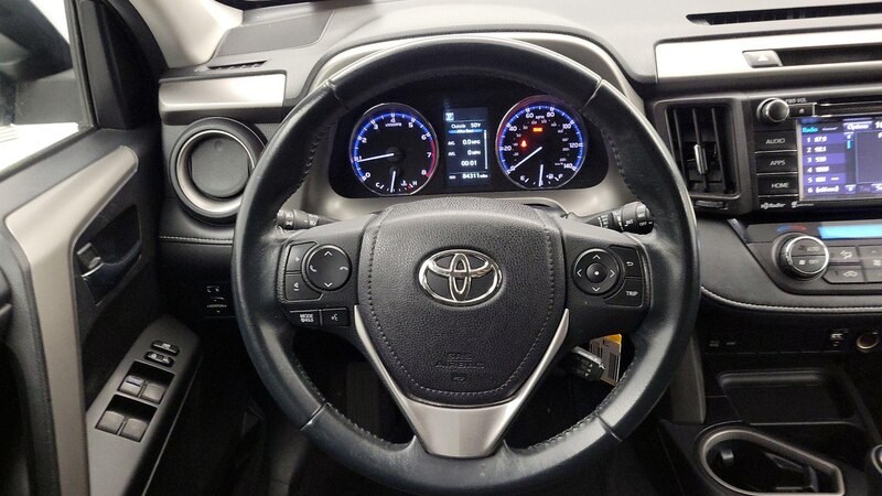 2016 Toyota RAV4 XLE 10