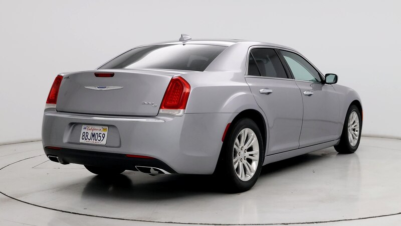 2017 Chrysler 300 C 8