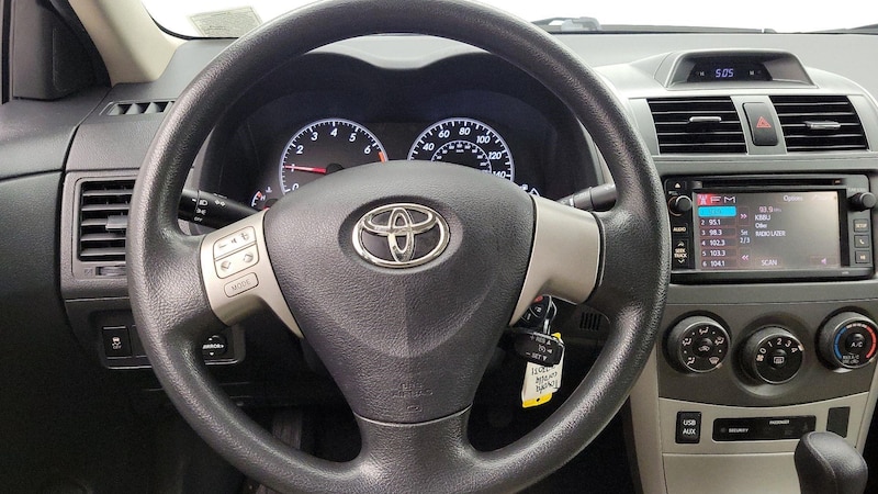 2013 Toyota Corolla LE 10