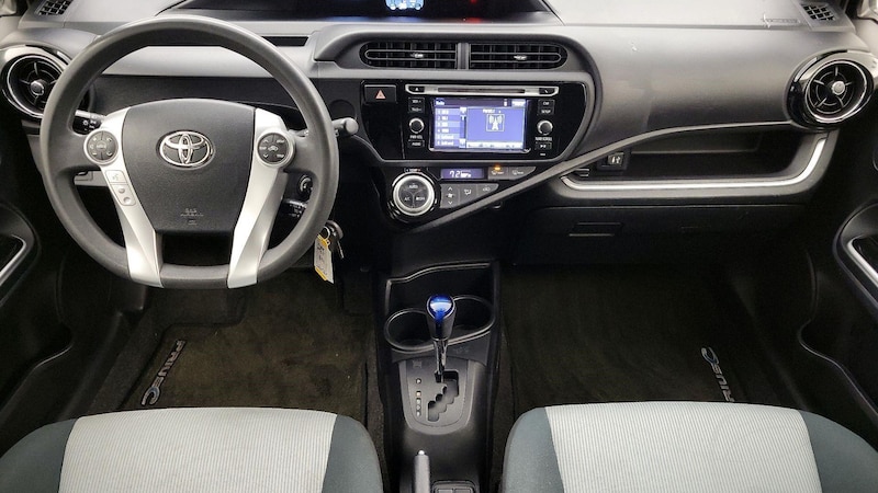 2015 Toyota Prius c Two 9