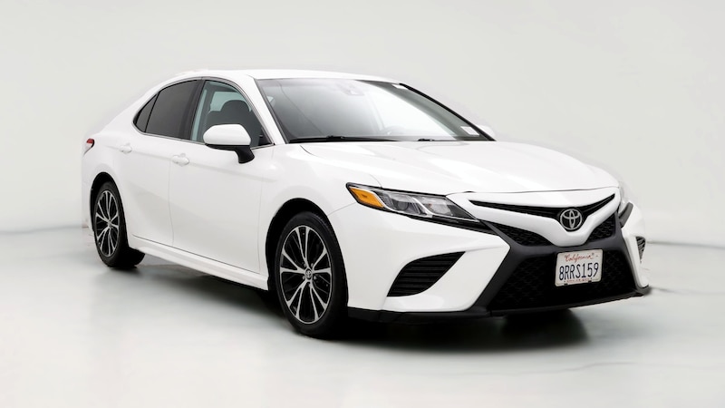 2020 Toyota Camry SE Hero Image