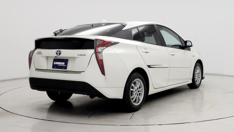 2016 Toyota Prius Four 8