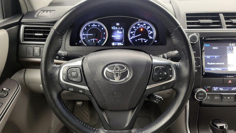 2016 Toyota Camry XLE 10