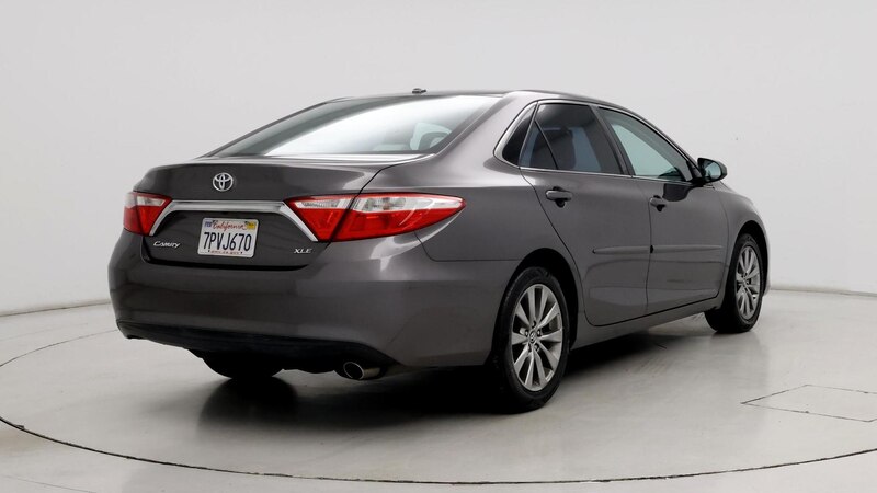 2016 Toyota Camry XLE 8