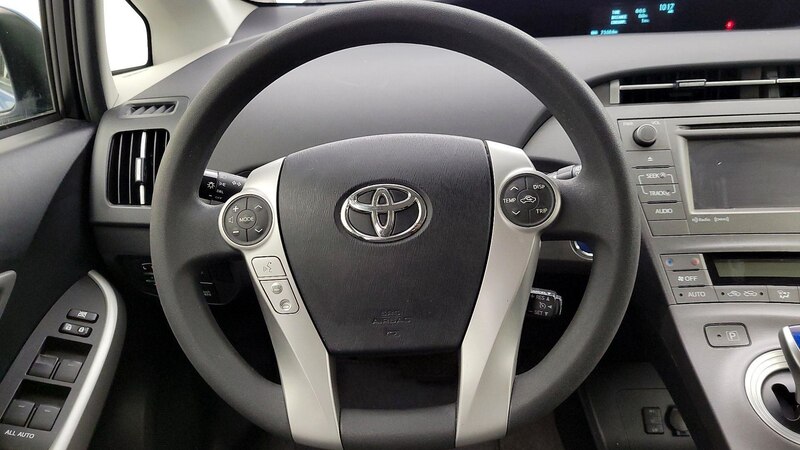 2014 Toyota Prius Plug-in 10