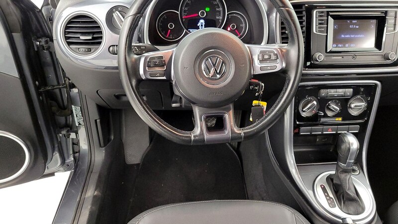 2018 Volkswagen Beetle S 10