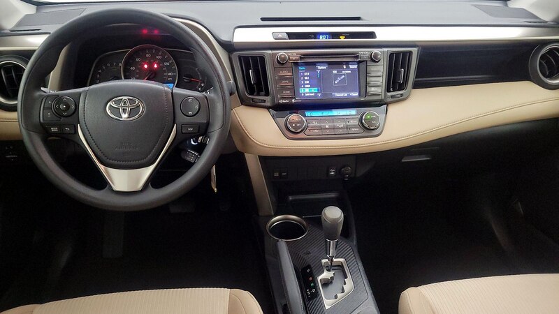 2015 Toyota RAV4 XLE 9