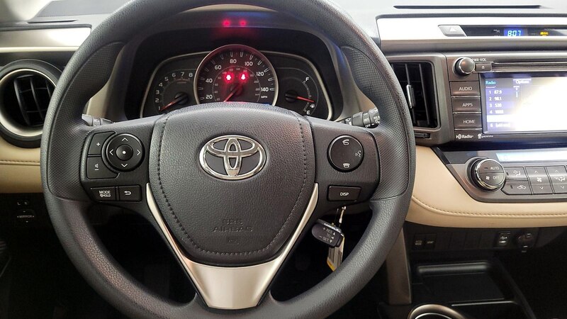 2015 Toyota RAV4 XLE 10